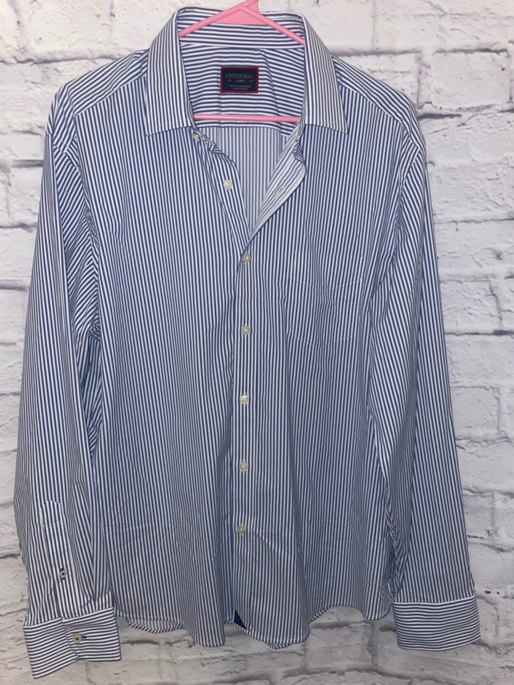 UNTUCKit Men’s Navy and White Stripe button up/Dress Shirt/button down  size L